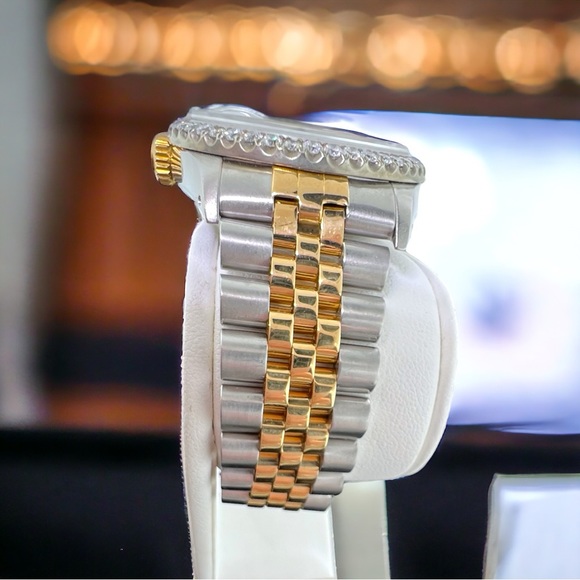 Vintage 1986 Diamond Bezel Oyster Perpetual Datejust Watch Mother of Pearl Face - Picture 5 of 10